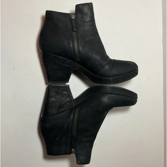 Eileen Fisher Black Leather Booties - Picture 6 of 14